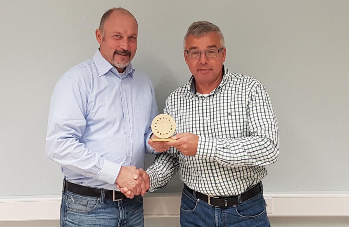 EADIPS IKT Goldener Kanaldeckel 2019