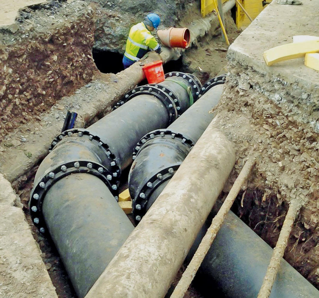 DUCPUR double DN 700 pipeline with feed and return flow.